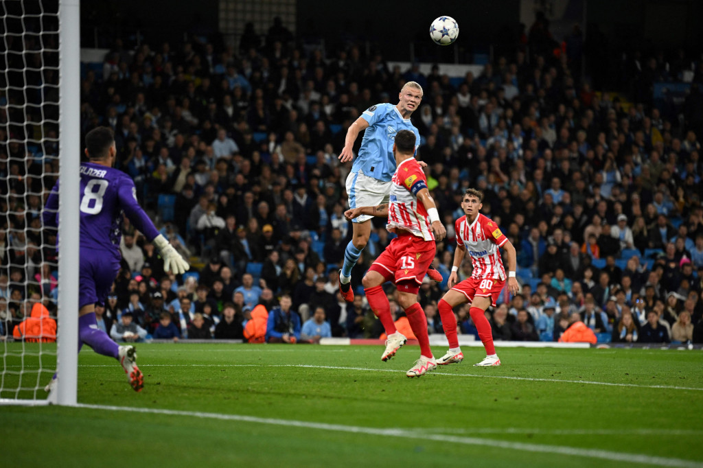 Manchester City menguasai pertandingan sejak menit awal. Pada menit ke-24, sundulan dari Erling Haaland digagalkan oleh tiang gawang dan empat menit berselang, sundulan dari Nathan Ake ditangkis oleh Omri Glazer.
