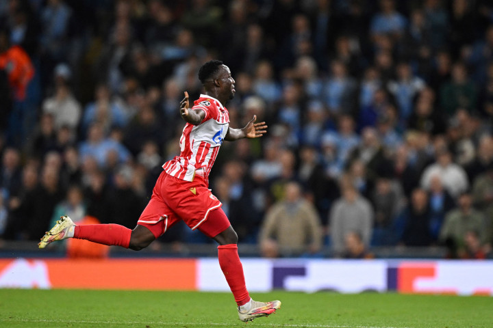 The Citizens justru tertinggal terlebih dahulu pada menit ke-45. Melalui skema serangan balik, Osman Bukari yang terlepas dari jebakan offside mampu memperdaya Ederson Moraes untuk membawa Crvena Zvezda unggul hingga akhir babak pertama.