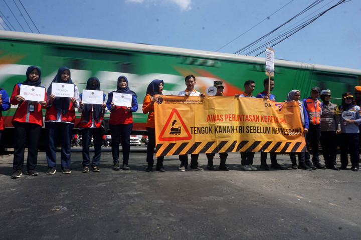 PT Kereta Api Indonesia (KAI) Daerah Operasi (Daop) 5 Purwokerto, Jawa Tengah (Jateng) bersama Direktorat Jenderal Perkeretaapian (DJKA) Kemenhub dan pemangku kepentingan lainnya menggelar sosialisasi perlintasan sebidang. Apalagi, saat sekarang di Daop 5 Purwokerto masih ada 47 perlintasan tanpa penjagaan.