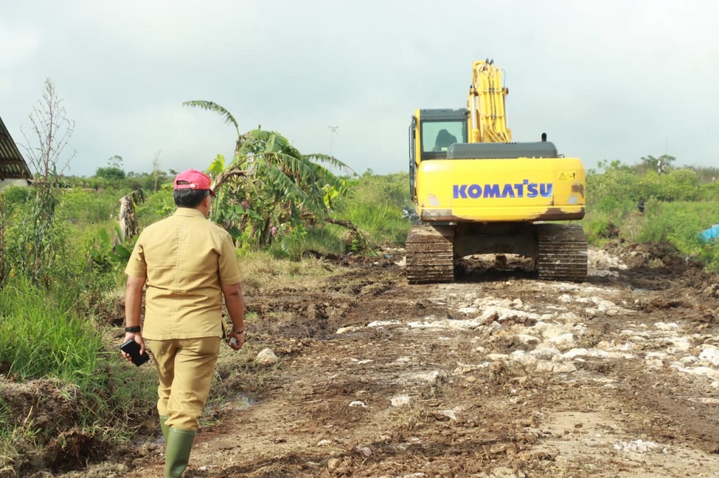 Kepala Balai Prasarana Permukiman Wilayah II Sumut Erly Nurmeida Silalahi mengatakan pemerintah pusat mendukung upaya Pemerintah Kabupaten (Pemkab) Samosir dalam mewujudkan Samosir Green Island. Untuk mewujudkan hal tersebut perlu adanya pembangunan IPLT dan TPA agar pembuangan limbah rumah tangga tidak langsung mengalir ke danau dan badan drainase yang dapat menimbulkan pencemaran air yang bisa menggangu kesehatan dan kenyamanan masyarakat.