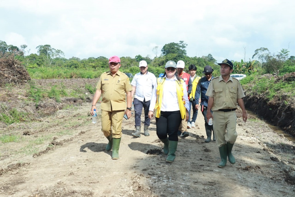 Mewujudkan Samosir Green Island, pemerintah pusat akan membangun Instalansi Pengolahan Lumpur Tinja (IPLT) dan Tempat Pembuangan Akhir (TPA) di Desa Hariara Kabupaten Samosir Sumatra Utara.
