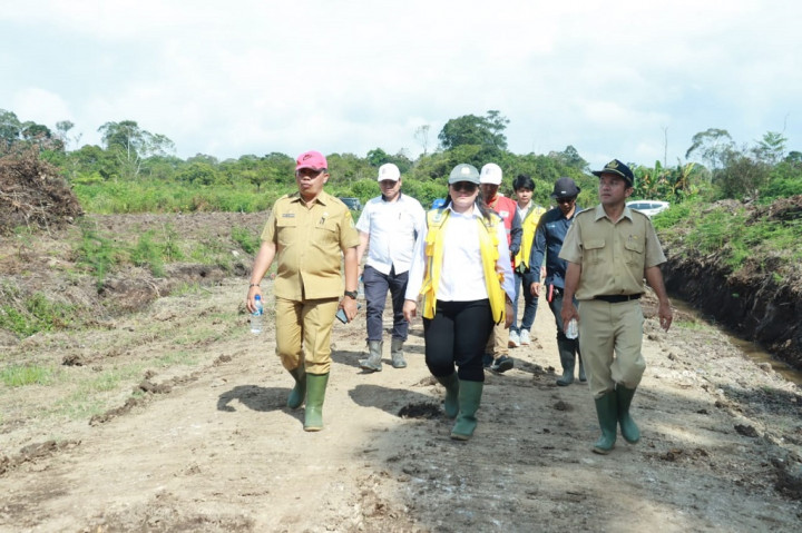 Mewujudkan Samosir Green Island, pemerintah pusat akan membangun Instalansi Pengolahan Lumpur Tinja (IPLT) dan Tempat Pembuangan Akhir (TPA) di Desa Hariara Kabupaten Samosir Sumatra Utara.