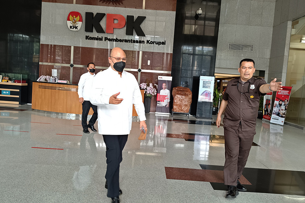 Komisi Pemberantasan Korupsi (KPK) memanggil suami Penyanyi Maia Estianty, Irwan Daniel Mussry hari ini, 20 September 2023. Dia bakal dimintai keterangan terkait dugaan penerimaan gratifikasi dan pencucian uang yang menjerat mantan Kepala Bea Cukai Yogyakarta Eko Darmanto.
