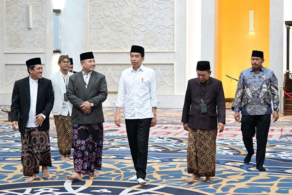 Setelah acara tersebut, Presiden langsung menuju Pangkalan TNI AU Adi Soemarmo, Kabupaten Boyolali, untuk melanjutkan kunjungan kerja ke Samarinda, Kalimantan Timur.