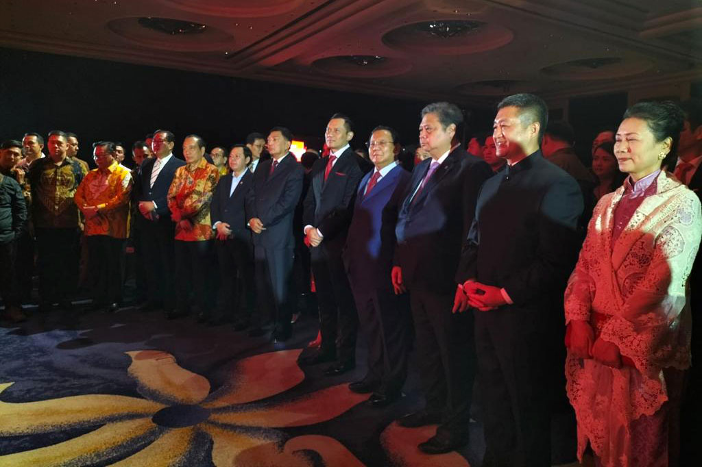 Acara ini turut dihadiri Menko Perekonomian Airlangga Hartarto, Menhan Prabowo Subianto, Menko Marves Luhut Binsar Pandjaitan, Wakil Ketua MPR Ahmad Basarah, Menhub Budi Karya Sumadi, Ketum Partai Demokrat Agus Harimurti Yudhoyono, dan sekitar 1.200 tamu lainnya. 