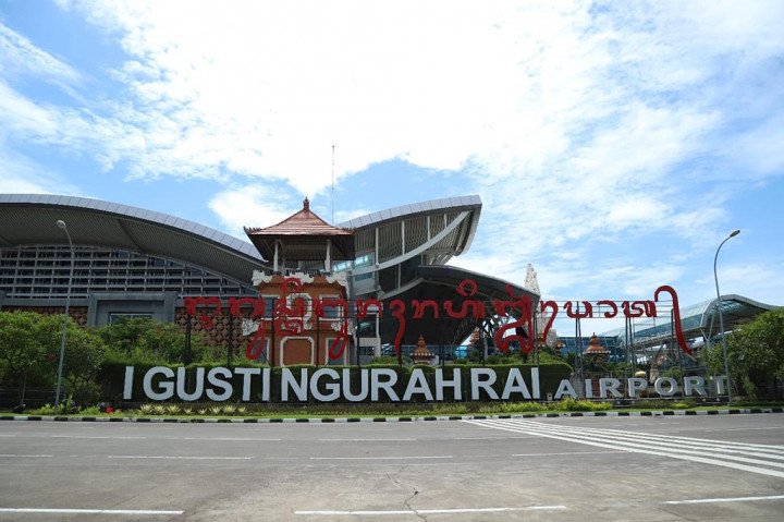 Akses masuk ke Bandara Ngurah Rai Bali akhir-akhir ini dinilai terlalu macet. Banyak penumpang yang sangat terganggu karena kemacetan kendaraan ke Bandara Ngurah Rai. Untuk, manajemen Bandara Ngurah Rai Bali bersama Polres KP3 Bandara Ngurah Rai mencoba melakukan uji coba rekayasa lalulintas yang akan berlaku pada Jumat, 22 September 2023.