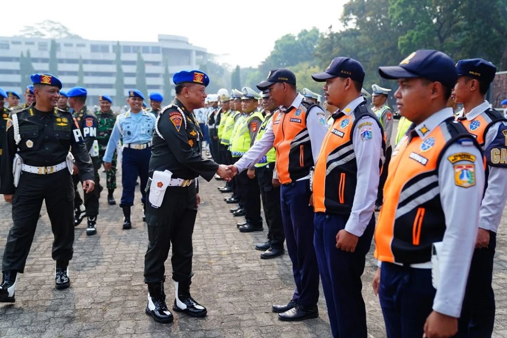 Rangkaian kegiatan HUT TNI dimulai dengan: Panglima TNI Run, Olahraga bersama, Bazar, Pameran Alutsista, Donor Darah dan Baksos di Monas. “Rangkaian kegiatannya dipusatkan di Monas, dan melibatkan semua Matra,