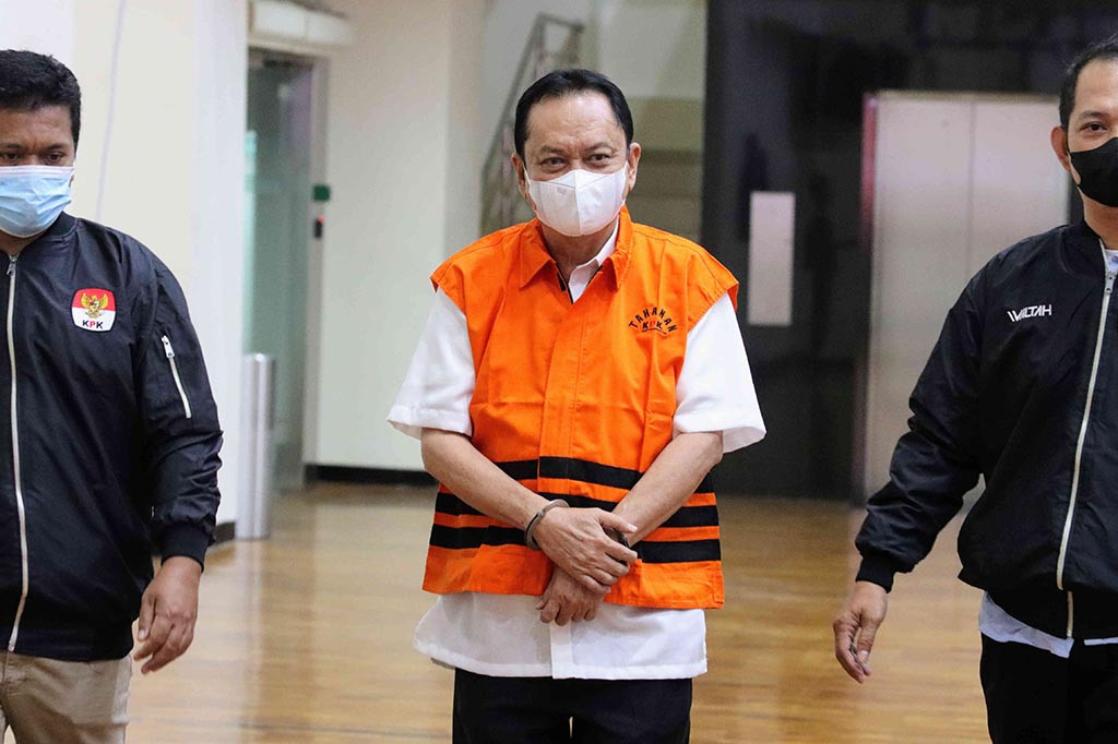 Kasus ini bermula ketika Sarimuda membuat kebijakan kerja sama pengangkutan batu bata menggunakan fasilitas dari PT KAI Persero pada 2019. Perusahaan BUMD itu mendapatkan pembayaran dengan hitungan per metrik ton.