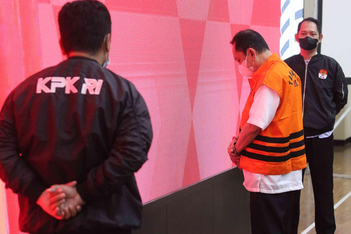 Alex menjelaskan upaya paksa itu bisa diperpanjang jika dibutuhkan penyidik ke depannya. Sarimuda bakal mendekam di Rumah Tahanan (Rutan) KPK.