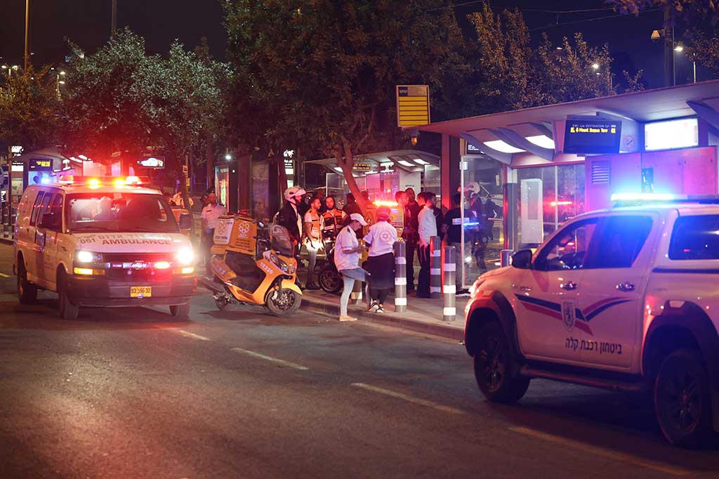 Seorang pria Palestina menikam seorang penjaga keamanan di sebuah stasiun kereta ringan di Yerusalem timur yang dicaplok Israel, sebelum ditembak dan terluka di lokasi tersebut, Kamis, 21 September 2023.