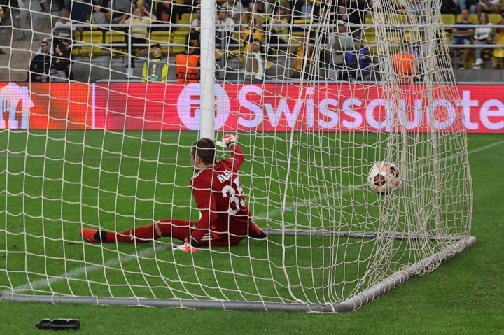AS Roma sukses mencuri keunggulan terlebih dahulu setelah bek tengah FC Sheriff Kiki Gabi melakukan gol bunuh diri di akhir babak pertama. Skor 1-0 untuk Roma bertahan hingga babak pertama usai.