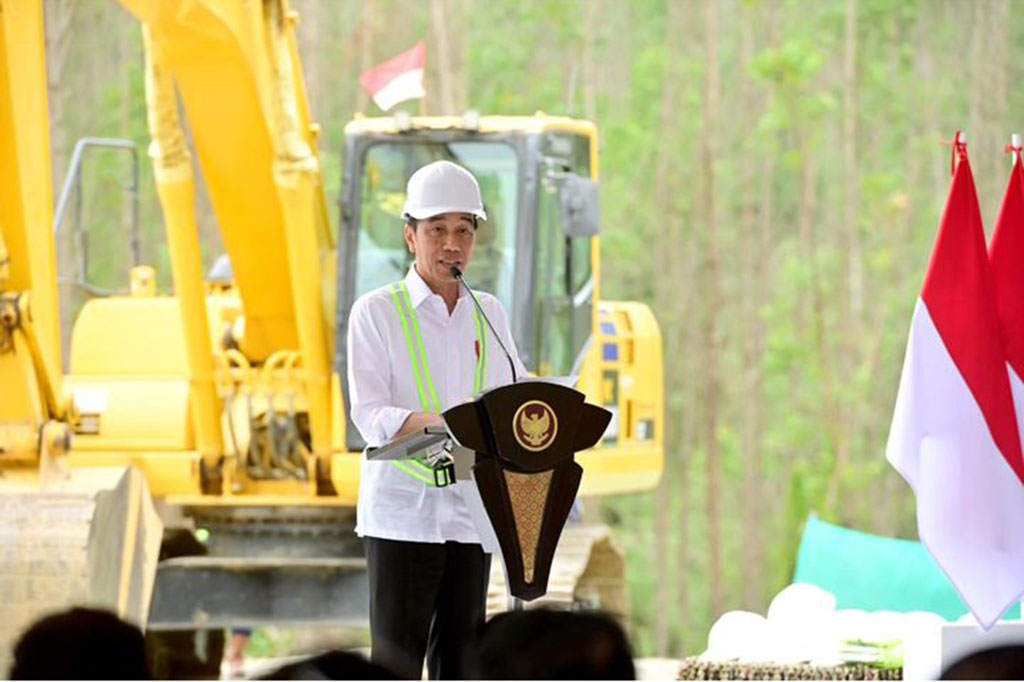  Presiden Jokowi mengatakan National Training Center di IKN merupakan investasi bangsa menuju prestasi timnas Indonesia yang mendunia. 