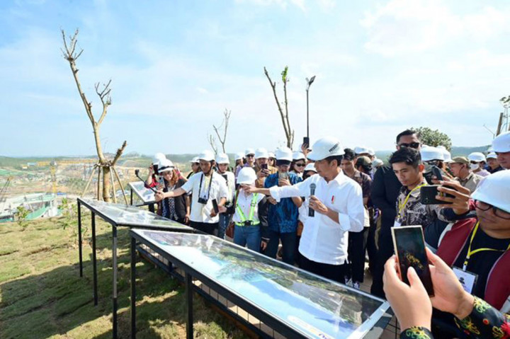 Melihat hal tersebut, sejumlah penggiat seni merasa takjub dengan progres pembangunan IKN. Salah satunya, penyanyi rap Ignatius Rosoinaya Penyami atau Saykoji. 