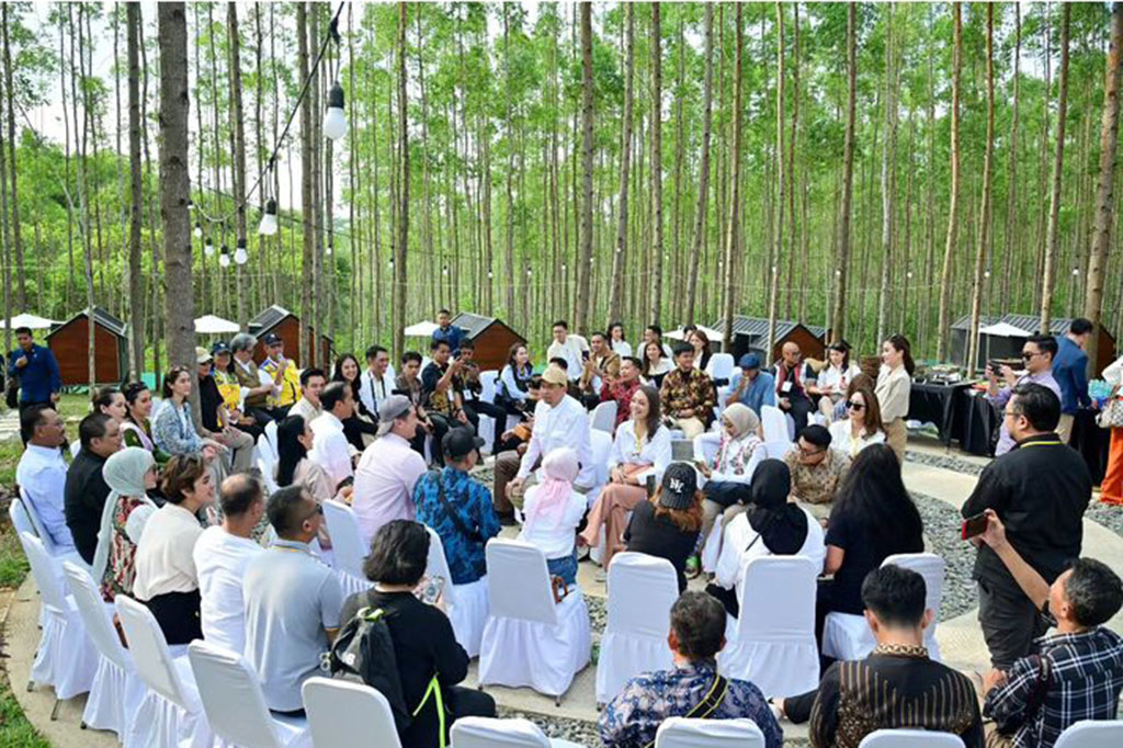 Sementara itu, Aurelie Moeremans mengaku antusias ingin segera melihat hasil akhir dari pembangunan IKN. 