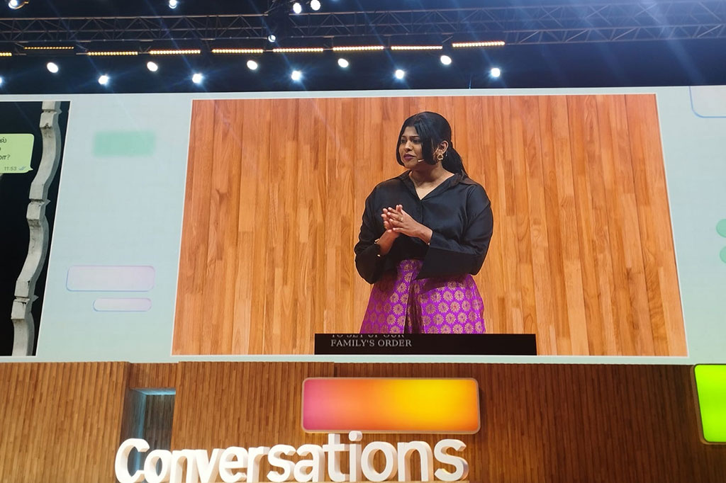 WhatsApp nantinya memungkinkan bisnis untuk menerima verifikasi dari Meta, yang nantinya membantu mengetahui bahwa kita sedang mengobrol bersama bisnis yang tepat. Untuk mendapatkan Verifikasi Meta, bisnis dapat menunjukkan keautentikannya kepada Meta, lalu nantinya akan mendapatkan lencana terverifikasi, dukungan akun yang ditingkatkan, dan perlindungan dari peniruan.