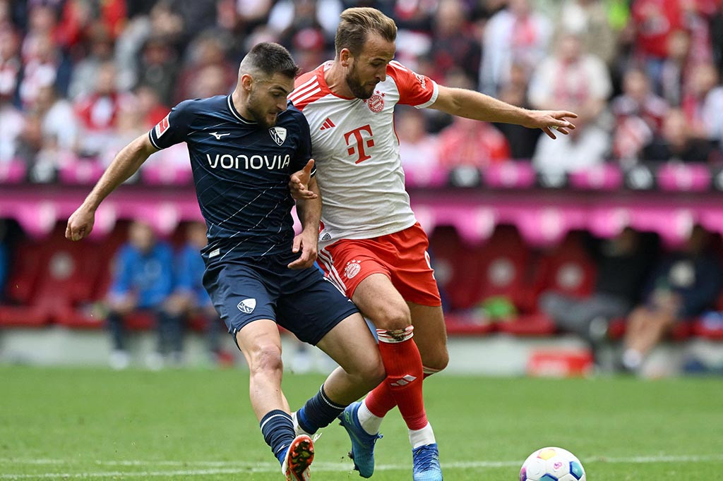 Bayern memiliki peluang emas untuk menambah keunggulan setelah bek tengah Bochum Ivan Ordets melakukan handsball di kotak terlarang yang membuat wasit memberikan hadiah tendangan penalti kepada Die Bavarian. Kane yang maju sebagai algojo sukses melaksanakan tugasnya dengan baik setelah tendangannya tak dapat ditebak oleh Riemann sehingga skor berubah menjadi 5-0 pada menit ke-54.