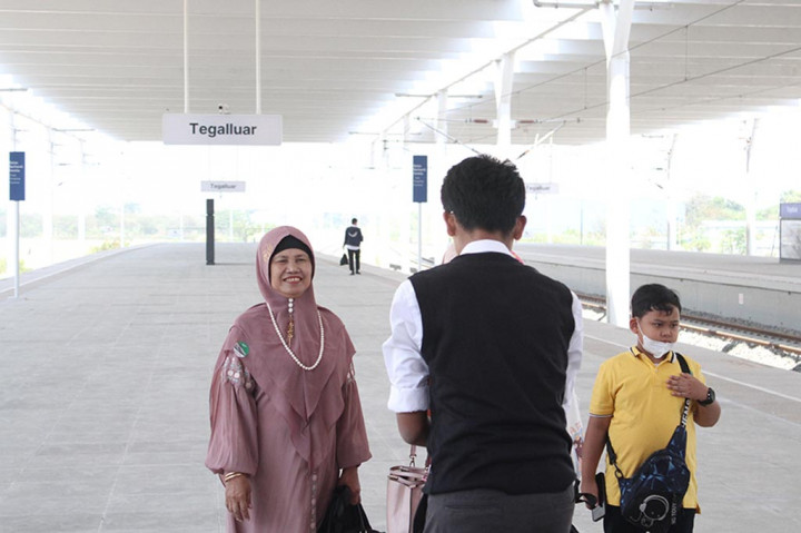 Kegiatan uji coba KCJB tidak berbayar ini dilakukan hingga 30 September dengan kuota penumpang terbatas yakni 500 tempat duduk untuk setiap perjalanan KA Cepat. 