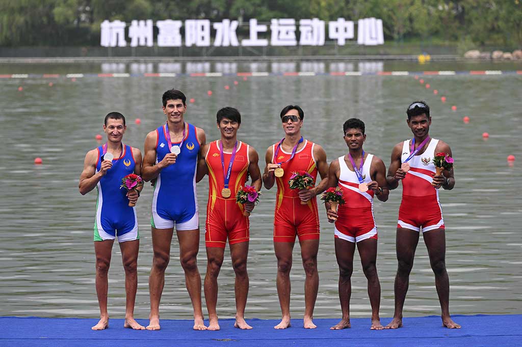 Ihram dan Memo nyaris membawa pulang perak untuk Indonesia jika saja tidak tersalip oleh tim Uzbekistan jelang garis finis nomor men's double sculls, yang juga dimenangi oleh tim Tiongkok. Ihram-Memo harus puas di peringkat ketiga.  