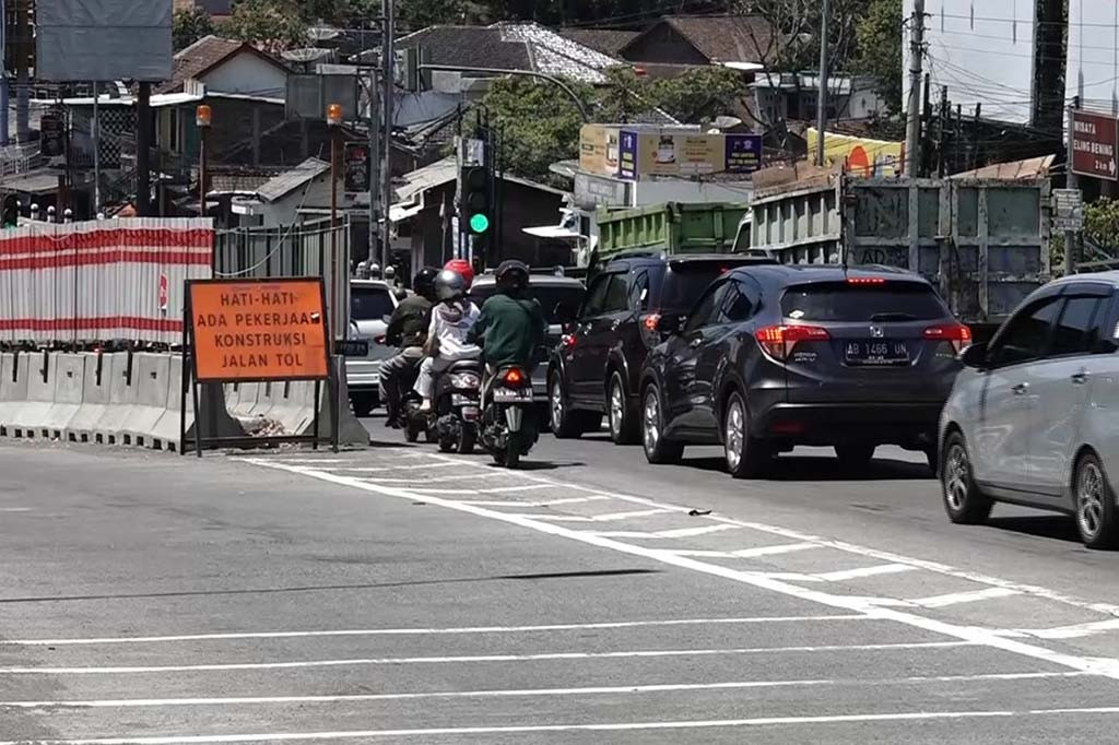 Seperti diketahui, simpang exit tol Bawen ialah salah satu ruas jalan yang ada di Jawa Tengah atau lebih tepatnya berada di Jalan Slamet Riyadi. Jalur ini biasa dilalui oleh pengendara untuk melaju ke empat arah mata angin, yang mana sisi utaranya menuju arah Ungaran, arah Timur menuju Gerbang Tol Bawen, arah Barat ke Desa Tegalrejo, dan arah Selatannya menuju Kota Salatiga.