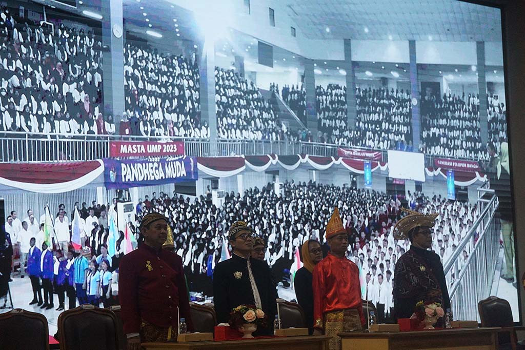 Ribuan mahasiswa baru Universitas Muhammadiyah Purwokerto (UMP), Banyumas, Jawa Tengah (Jateng) mencatatkan rekor MURI di kampus setempat pada Senin, 25 September 2023. Mereka menciptakan rekor MURI karena melaksanakan digitalisasi terhadap 4.055 usaha mikro kecil dan menengah (UMKM) di berbagai wilayah Indonesia.