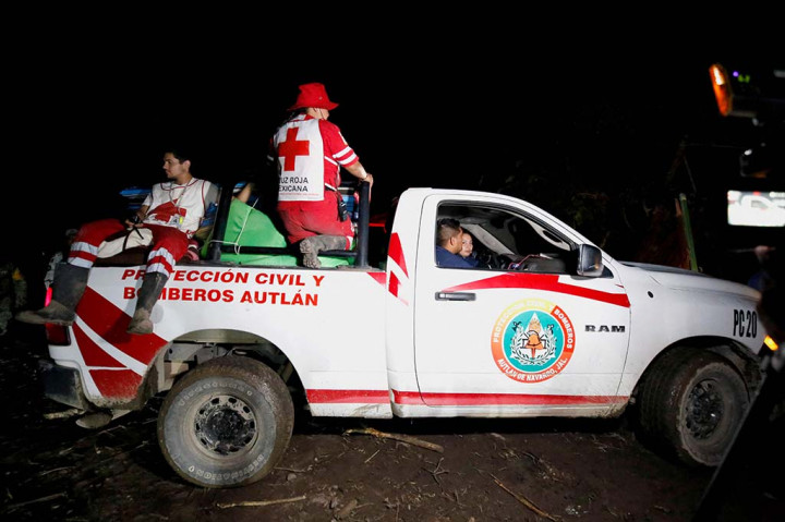 Puluhan pekerja penyelamat dikerahkan di daerah tersebut untuk mencari orang hilang, kata pihak berwenang.
