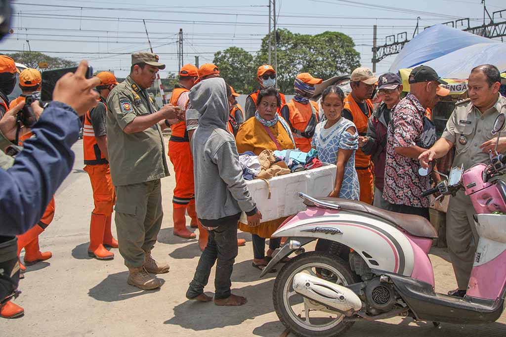 Biaya gratis bagi warga yang menghuni Rusun Nagrak itu sejalan dengan masih diberlakuklnya Peraturan Gubernur (Pergub) Provinsi DKI Jakarta Nomor 61 Tahun 2020 tentang Pemberian Keringanan Retribusi Daerah Dan/Atau Penghapusan Sanksi Administratif Kepada Wajib Retribusi Yang Terdampak Bencana Nasional Corona Virus Disease 2019 (COVID-19).