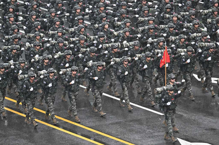 Parade terakhir dilakukan pada tahun 2013. Lima tahun kemudian, presiden saat itu, Moon Jae-in, memilih untuk mengadakan upacara perayaan daripada acara militer, sejalan dengan pendekatan perdamaiannya terhadap Korea Utara.