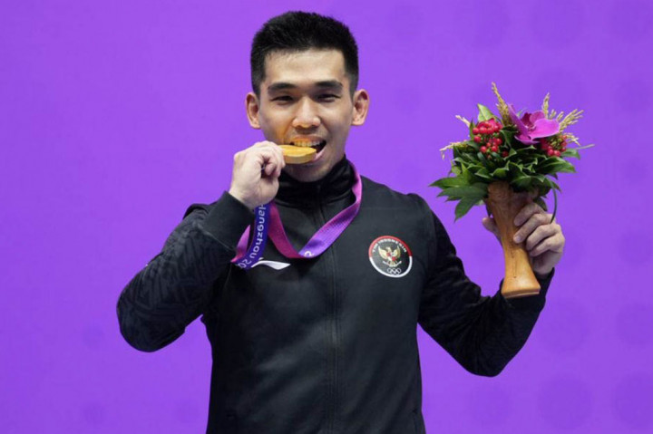 Atlet wushu taolu Harris Horatius mempersembahkan medali emas ketiga bagi Indonesia pada Asian Games Hangzhou, setelah keluar sebagai yang terbaik pada nomor kombinasi nanquan+nangun di Xiaoshan Guali Sports Centre, Selasa, 26 September 2023.