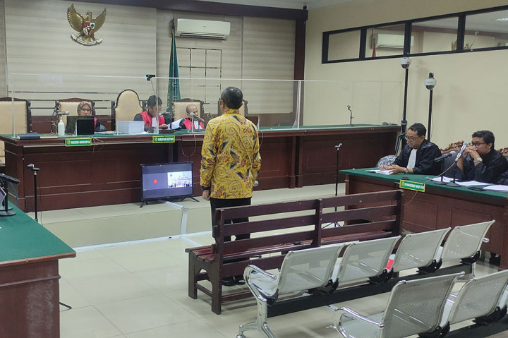 Wakil Ketua DPRD Jawa Timur (nonaktif) Sahat Tua Simanjuntak divonis 9 tahun penjara oleh Majelis Hakim Pengadilan Tipikor Surabaya, Selasa, 26 September 2023. Sahat didakwa bersalah menerima suap dana hibah Pemprov Jatim senilai Rp39,5 miliar.  