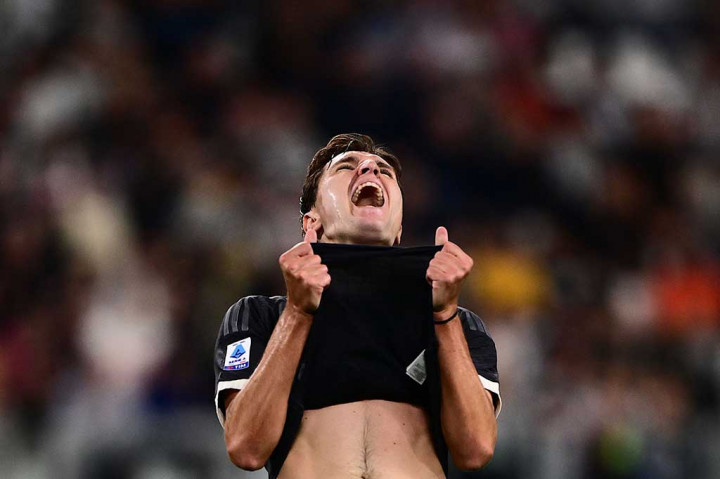 Juventus mengambil inisiatif menyerang terlebih dahulu sejak awal laga. Beberapa peluang tercipta namun tidak ada satupun yang berbuah gol. Skor imbang 0-0 bertahan hingga jeda.