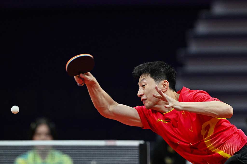 Juara Olimpiade lima kali ini memiliki akhir yang sempurna ketika kemenangan berturut-turutnya atas Park Gang-hyeon dari Korea Selatan memastikan medali emas bagi Tiongkok, dan gelar Asian Games keenam sepanjang karirnya.