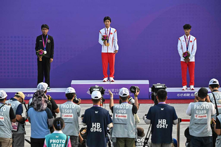 Atlet tuan rumah Jie Zhang berhak meraih medali emas dengan nilai tertinggi 231,14. Sedangkan rekan senegaranya Jianjun Su dengan 195,73 poin berhak atas perunggu.