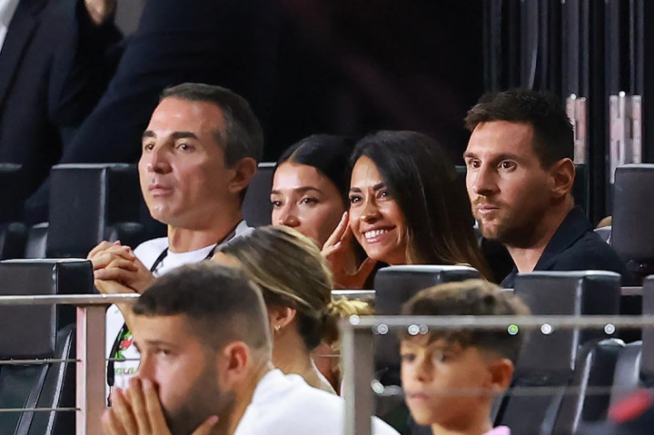 Inter Miami mengonfirmasi dalam starting line-up mereka yang dirilis Rabu bahwa mantan rekan setim Messi di Barcelona, ??Jordi Alba, juga tidak akan ambil bagian di final.