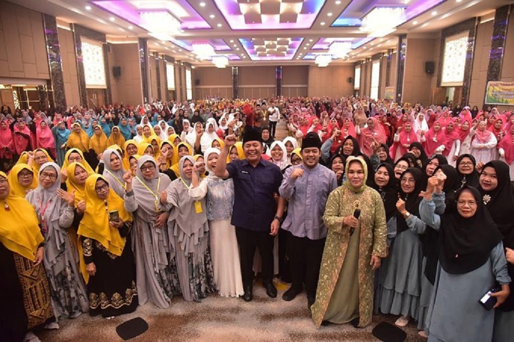 Menurut Herman Deru peringatan hari kelahiran biasanya dirayakan untuk orang-orang terkasih. Demikian pula dengan peringatan Maulid Nabi Muhammad SAW.