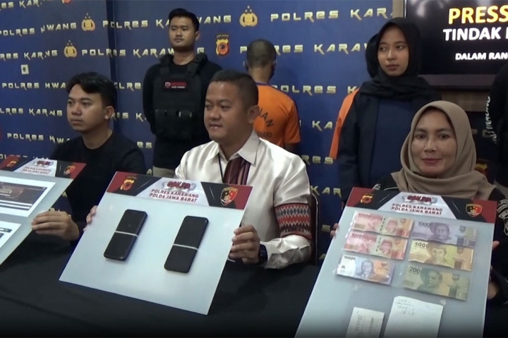 Tak hanya kaum pria, para korban judi onlione ini ternyata mayoritas yakni kaum perempuan. Pelaku mengiming-imingi para korban untuk ikut judi online dengan keuntungan yang besar jika dapat menang. 