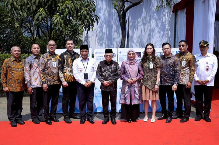 Wapres menyampaikan industri baja adalah pendukung utama pembangunan infrastruktur yang saat ini sedang berkembang, di antaranya pembangunan jalan tol, bandara, pelabuhan, jalur kereta api, pembangkit listrik, kilang minyak, termasuk proyek pembangunan Ibu Kota Nusantara.