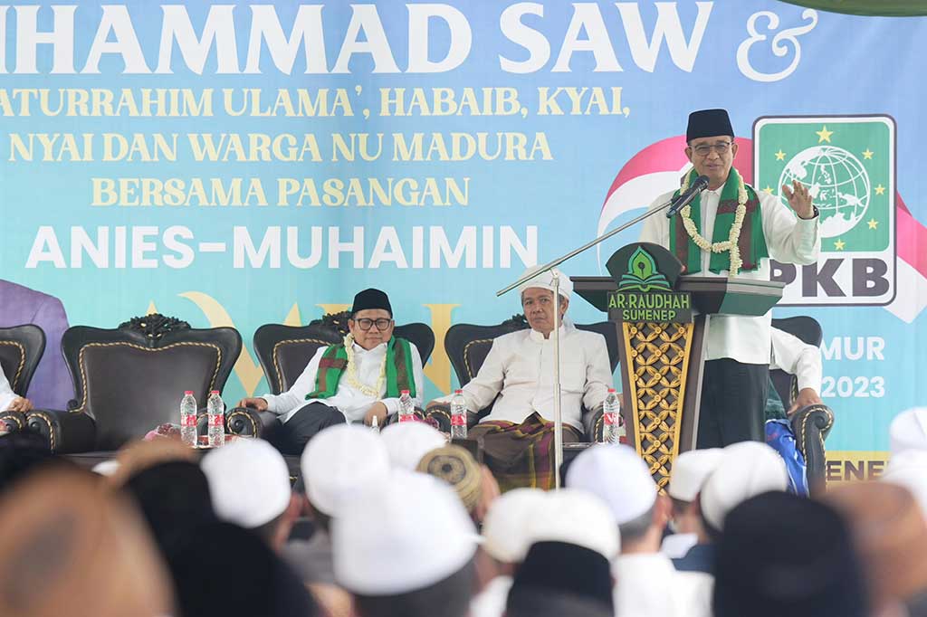  Pasangan bakal calon presiden-bacawapres Anies Baswedan-Muhaimin Iskandar (AMIN) menghadiri Maulid Nabi Muhammad SAW dan silaturrahim bersama ulama, habaib, kyai, nyai, dan warga NU Madura di Pondok Pesantren Ar-Raudhah, Sumenep, Pulau Madura, Jawa Timur, Jumat, 29 September 2023. 