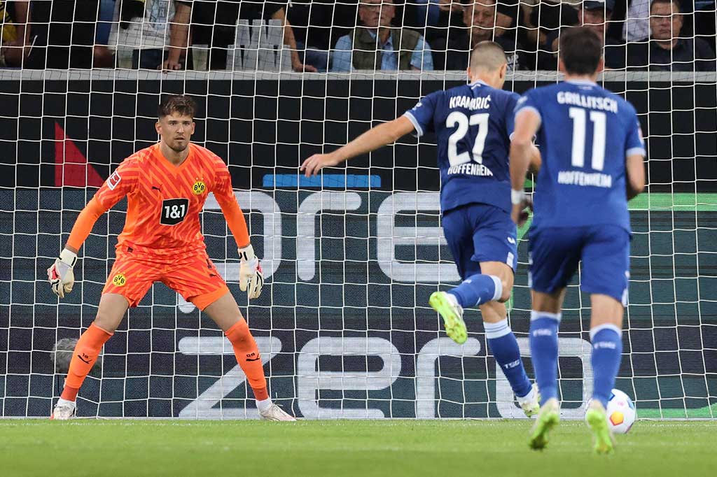 Tuan rumah berhasil menyamakan kedudukan lewat eksekusi penalti Andrej Kramaric, setelah sebelumnya Matt Hummels melanggar Anton Stach. Skor sama kuat 1-1 pada menit ke-25.