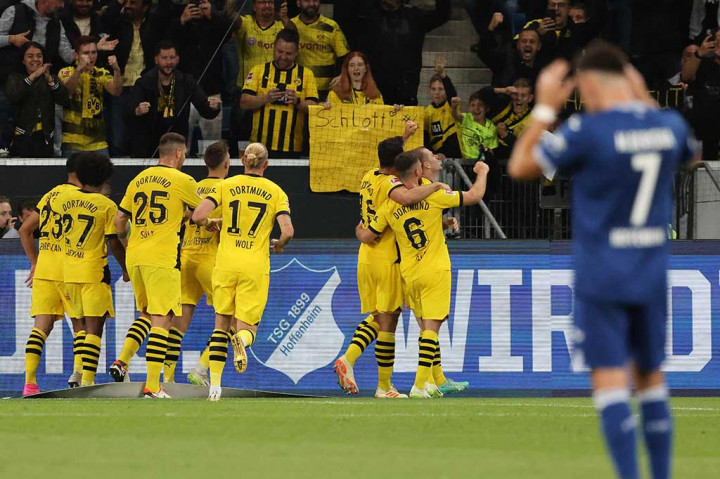 Dortmund sukses menambah keunggulan menjadi 3-1 pada menit ke-90+5 melalui gol Julian Ryerson yang memanfaatkan kelengahan lini belakang Hoffenheim.