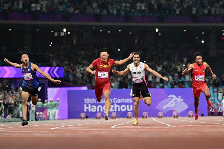 Sprinter andalan Indonesia Lalu Muhammad Zohri gagal merebut medali pada final nomor lari 100 meter putra Asian Games 2022, di Hangzhou, Tiongkok, Sabtu, 30 September 2023 malam.