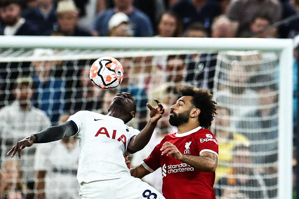Tottenham Hotspur mengamankan poin penuh ketika menjamu Liverpool dalam lanjutan Premier League yang digelar Sabtu, 30 September 2023. The Lilywhites menang tipis 2-1 atas The Reds.