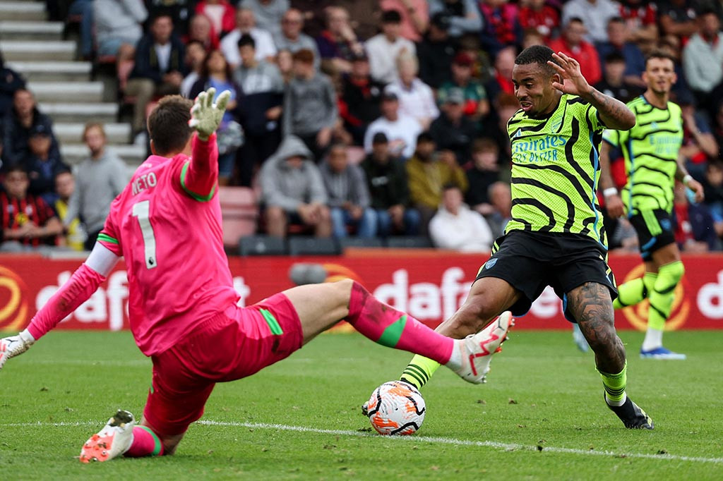 Pada menit ke-50, Arsenal kembali memperoleh hadiah titik putih setelah Odegaard dilanggar di dalam kotak penalti. Kai Havertz yang maju sebagai eksekutor tidak menyia-nyiakan peluang dan membuat Arsenal unggul 3-0.