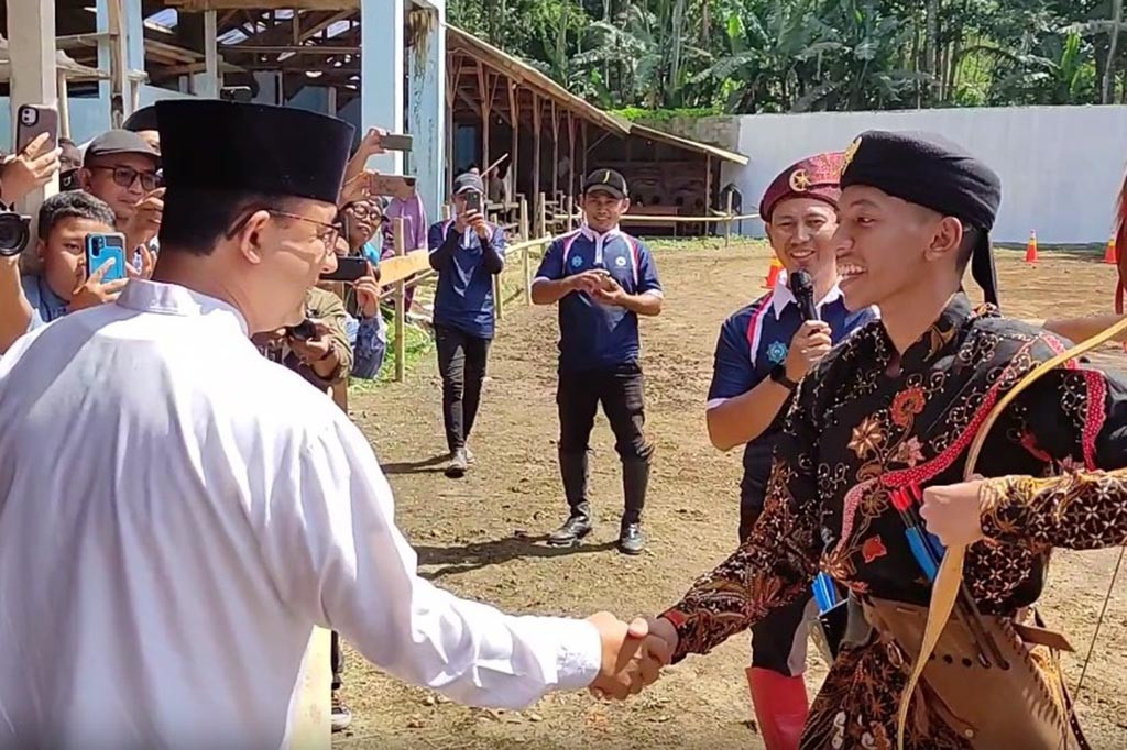 Safari capres Anies Baswedan di Banyumas hari ini, Selasa, 3 Oktober 2023, salah satunya dengan mengunjungi Pondok Pesantren Modern Ziis di Kecamatan Cilongok, Banyumas, Jawa Tengah.