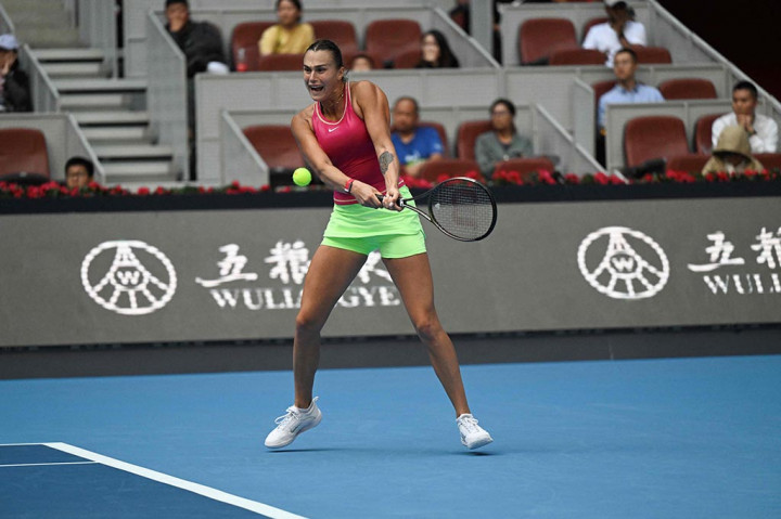 Petenis Belarusia itu kembali mencatatkan break yang harus dimenangkan pada set kedua untuk kembali menyamakan kedudukan menjadi 5-5 sebelum meraih kemenangan dalam tie-break dengan menghentikan servis yang tidak dapat dibalas.