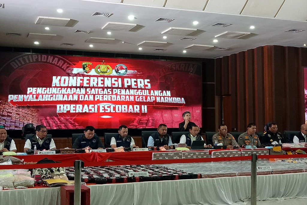 Satgas Penanggulangan Narkoba bentukan Kapolri Jenderal Listyo Sigit Prabowo menyita sejumlah barang bukti narkoba, dalam operasi yang dilakukan sejak 21-30 September 2023. Barang haram itu mulai dari 407.842 gram sabu hingga 48.443 kg narkotika jenis ganja.