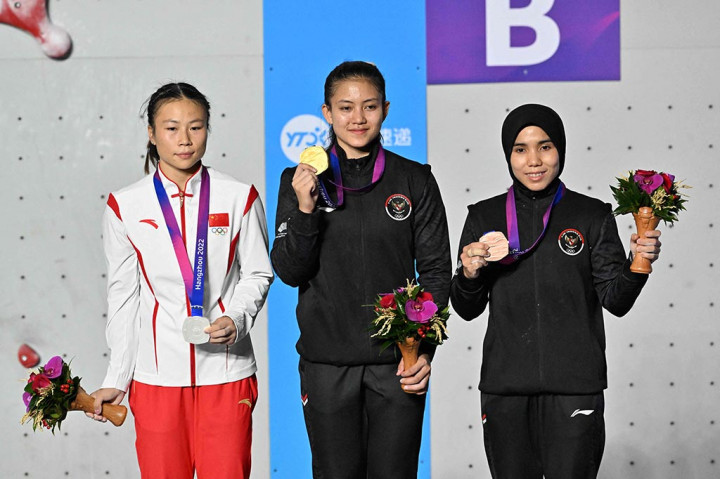 Desak Made Rita Kusuma Dewi merebut medali emas panjat tebing speed putri Asian Games Hangzhou dan Rajiah Sallsabillah mengamankan perunggu untuk Indonesia pada pertandingan yang berlangsung di Shaoxing Keqiao Yangshan Sport Climbing Centre, Selasa, 3 Oktober 2023.