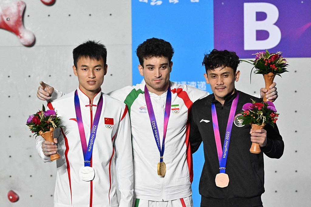 Catatan Veddriq itu sekaligus memperbaiki rekor Asian Games yang ia torehkan pada babak kualifikasi yaitu 4,978 detik.