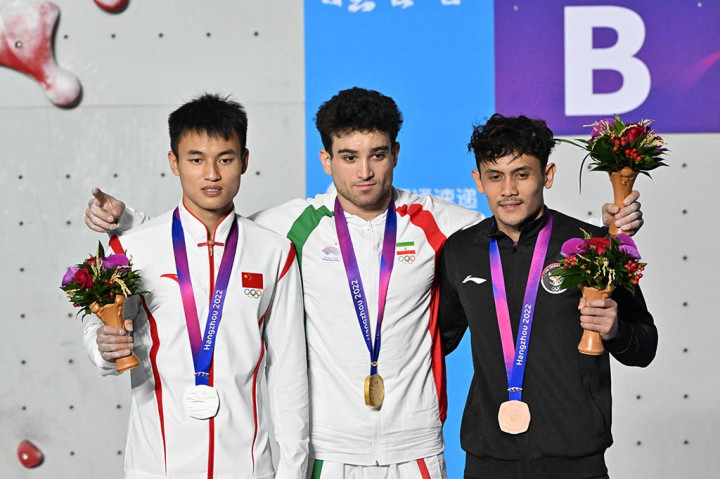 Catatan Veddriq itu sekaligus memperbaiki rekor Asian Games yang ia torehkan pada babak kualifikasi yaitu 4,978 detik.