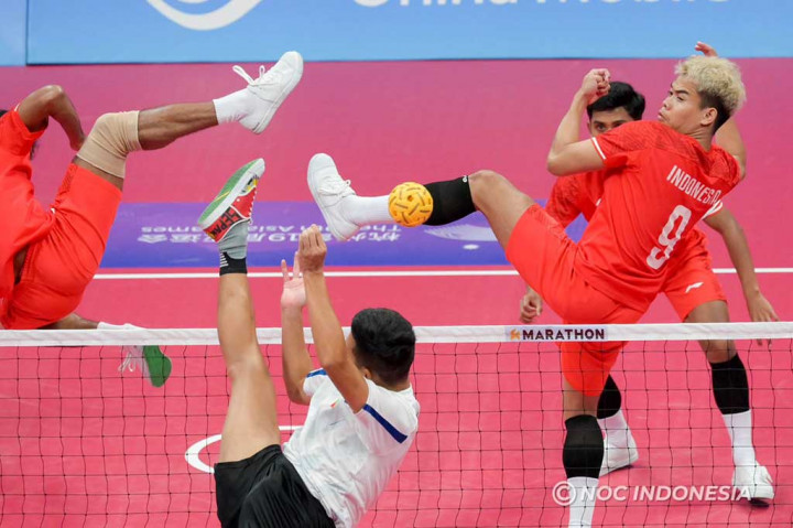 Perolehan poin Indonesia sempat terkunci pada tiga poin, saat Myanmar terus melaju untuk memimpin 9-3. Setelah itu Indonesia berusaha menambah poin demi poin, namun Myanmar terus mampu menjaga, bahkan memperbesar selisih.