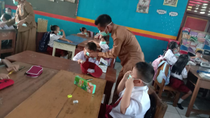 Penjabat Sekretaris Daerah Kabupaten Muba Musni Wijaya mengatakan berdasarkan Surat Edaran Bupati Muba Nomor 420/246/DIKBUD/2023 tentang Penyesuaian kegiatan belajar mengajar di satuan pendidikan sebagai dampak bahaya kabut asap dilingkungan Pemerintah Kabupaten Musi Banyuasin.